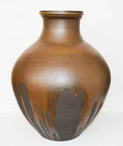 DesTucker-BrownVase-WEB