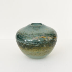 Richard Glass – Mother of Pearl Pebble Vase